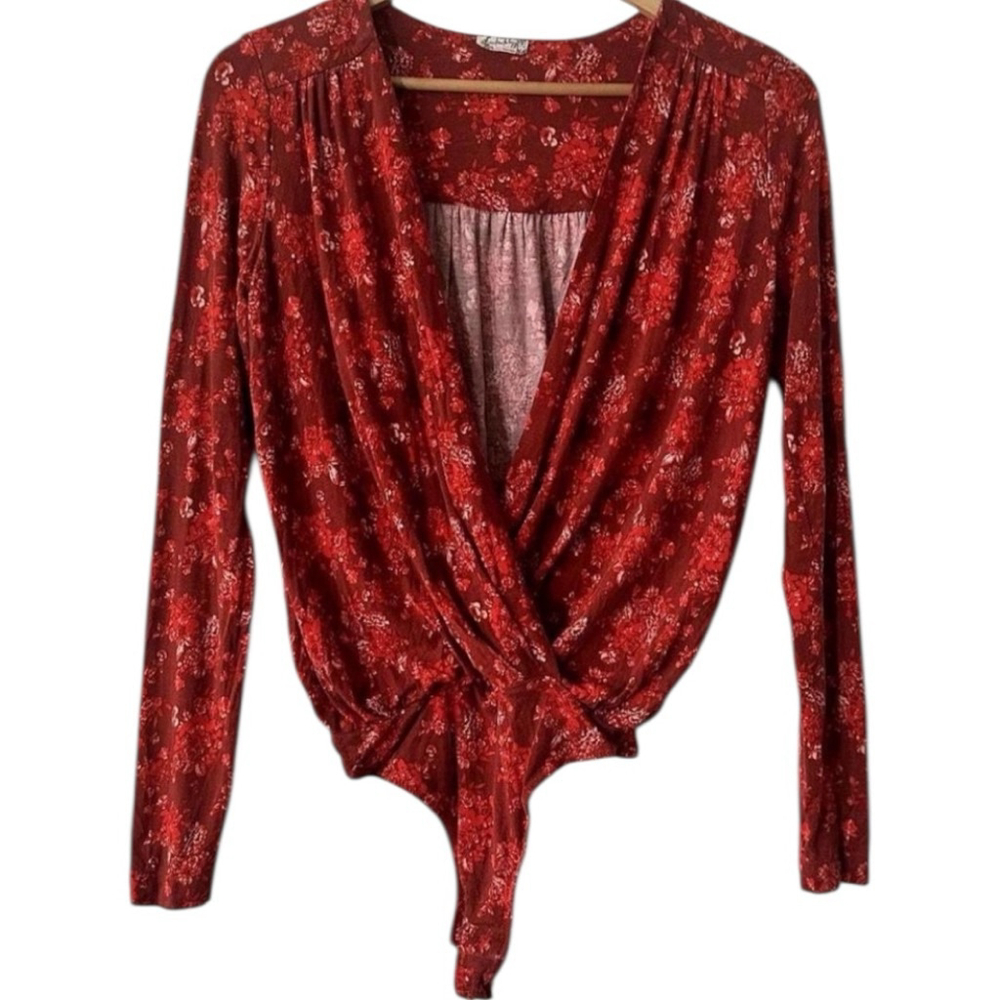 Free People Everything’s Rosy Red Long Sleeve Bodysuit Size L - Picture 2 of 6